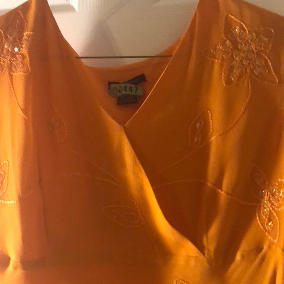 Sheer sleeve top - Picture 3 of 5